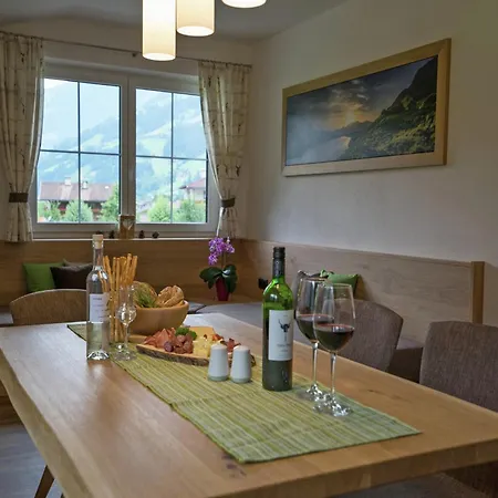 Spacious Near Area In Apartment
