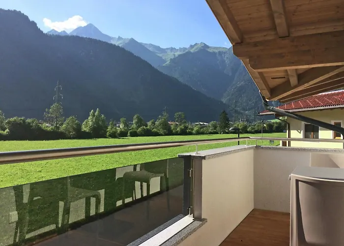 Spacious Near Area In