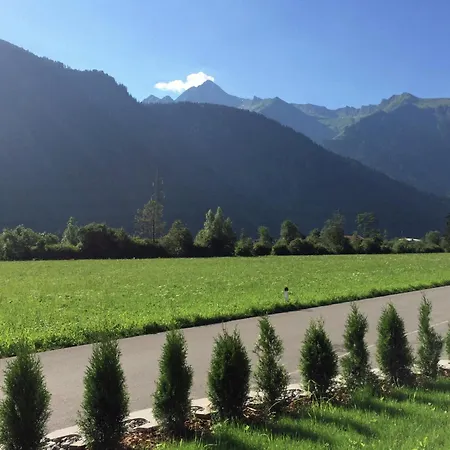 Spacious Near Area In