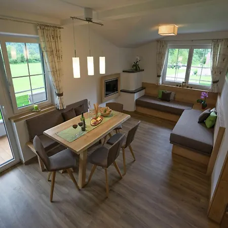 Appartement Spacious Near Area In Mayrhofen